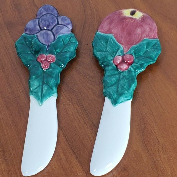 2) Fitz and Floyd Della Robbia Canape Knives 5" sculpted handle holly fruit - Picture 1 of 7
